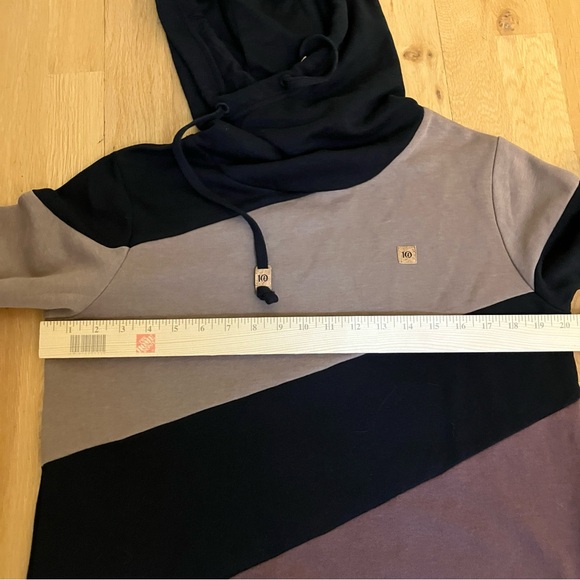 Tentree Women’s Colorblock Hoodie in Black and Brown Size Medium - Picture 8 of 10